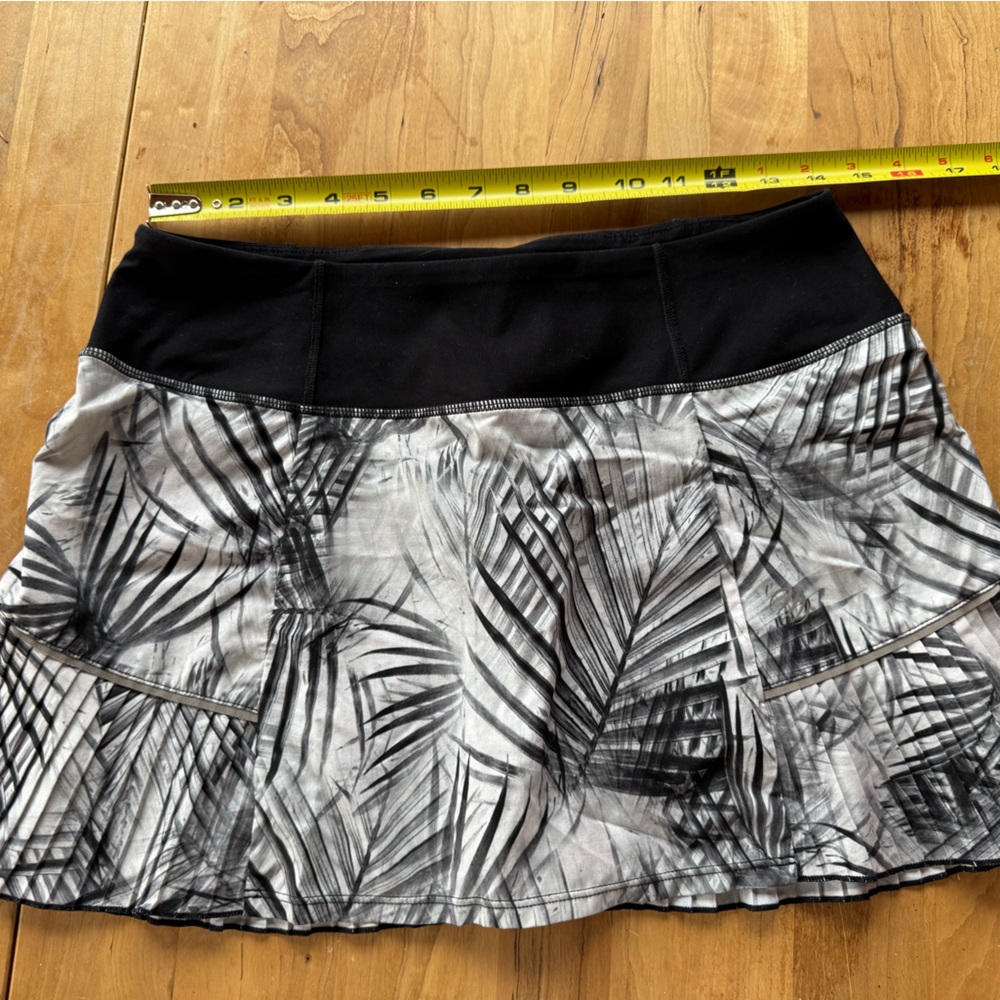 MPG Black and gray printed skort